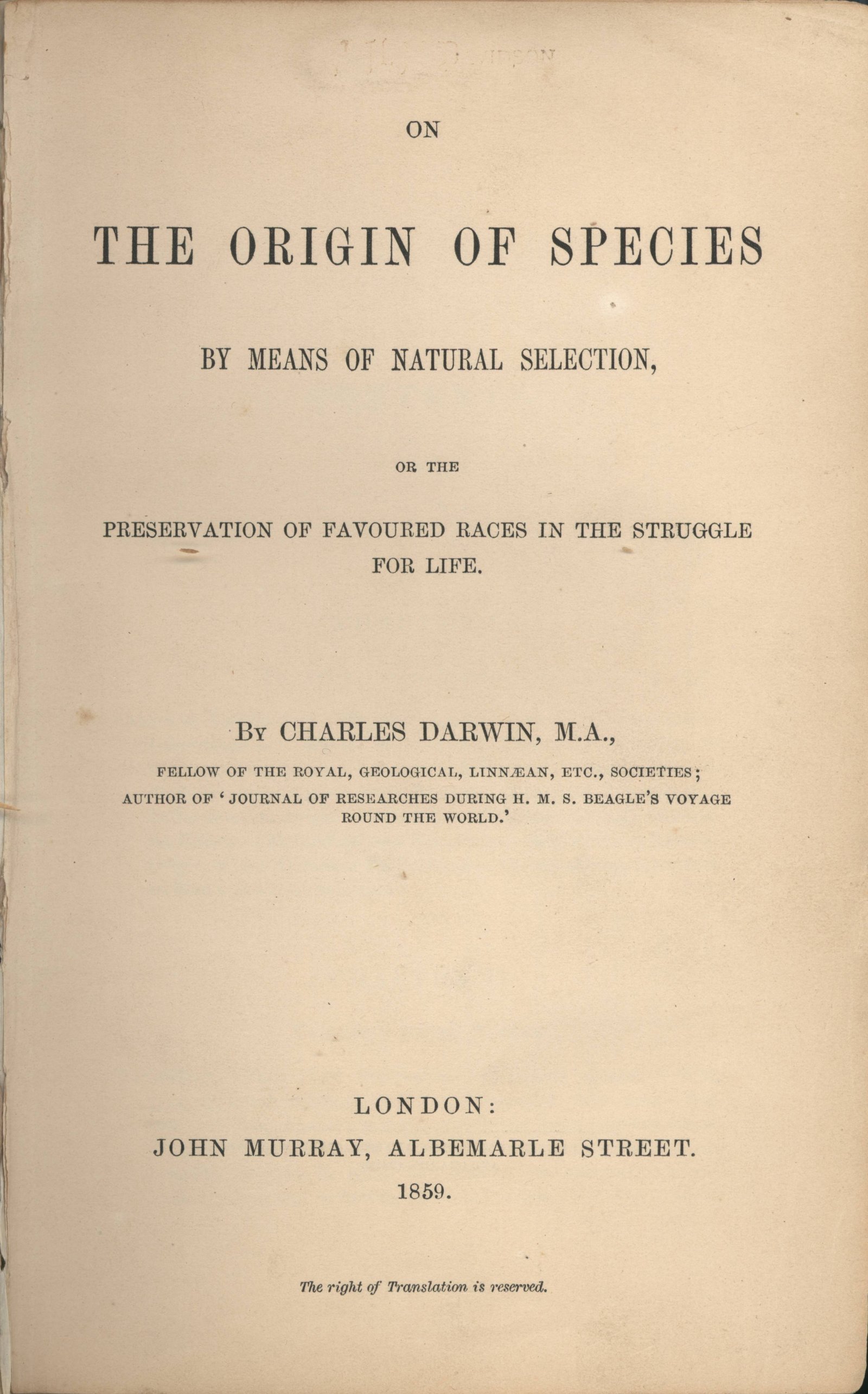 Buku On the Origin of Species karya Charles Darwin yang memperkenalkan teori evolusi.